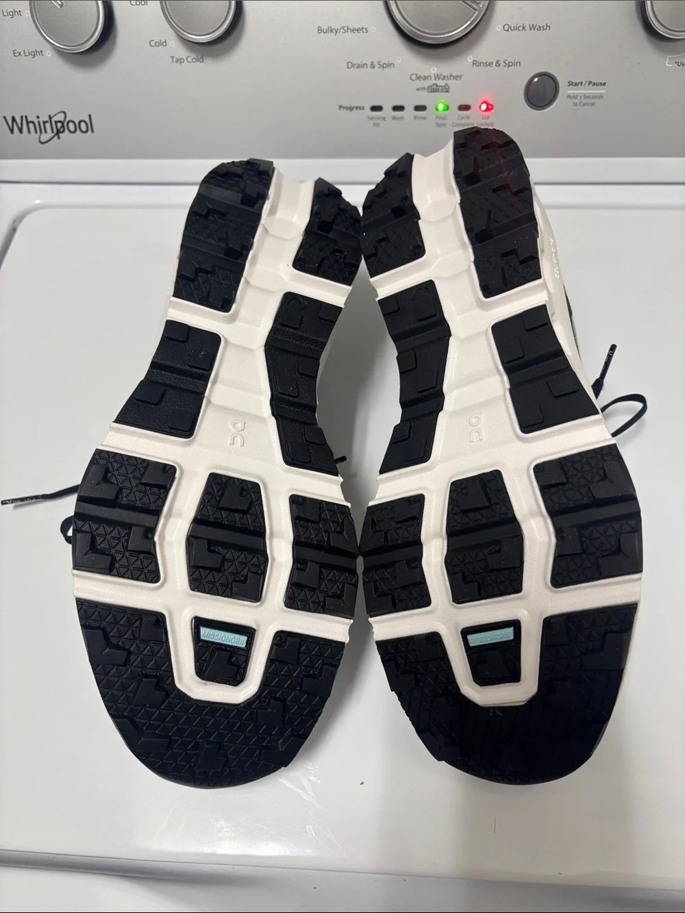 NWOT On Running Cloudswift Running Shoes
